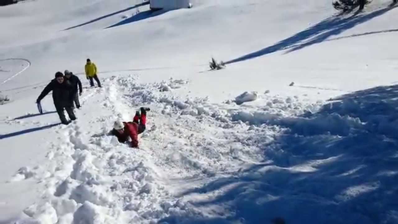 nauka poprawnego hamowania czekanem (how to iceaxe self arrest) YouTube