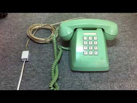 電電公社　電話機 作動試験の様子