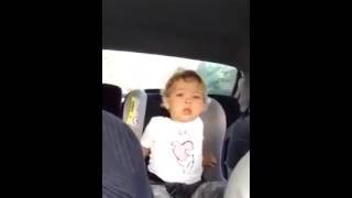 Bambino Con La Lingua Lunga