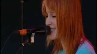 Paramore - When It Rains  (Acoustic Live)