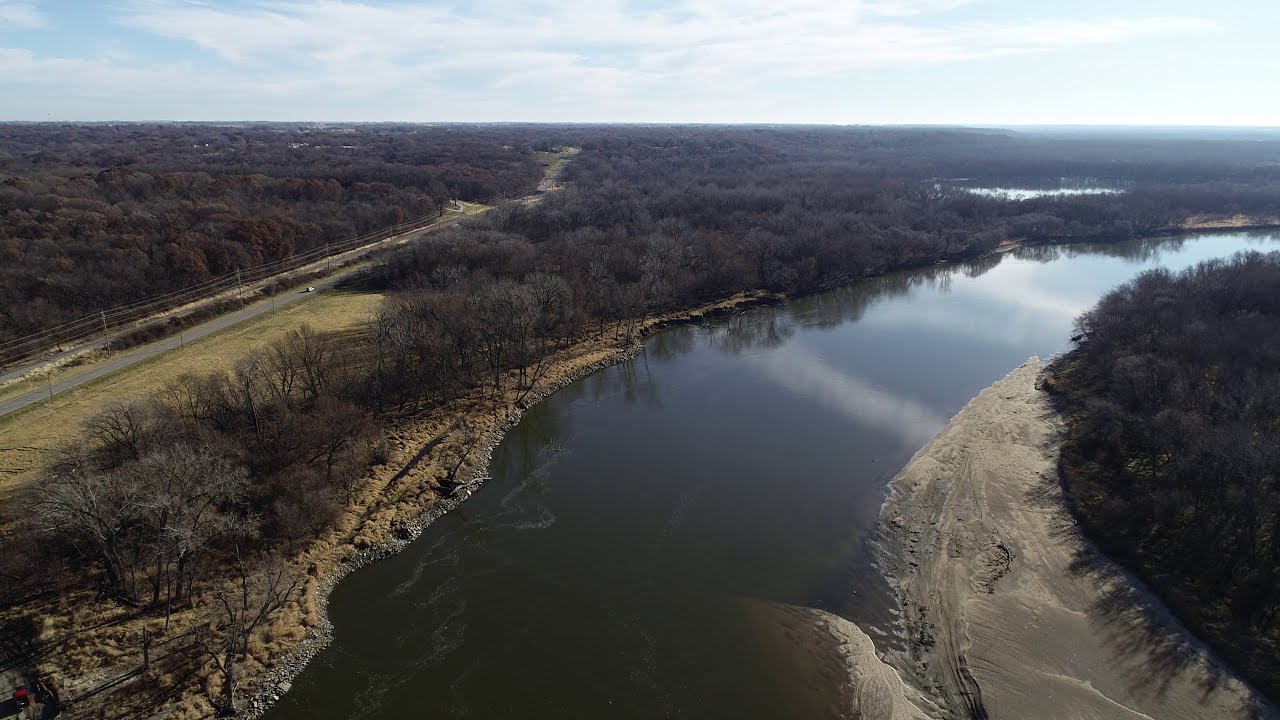 Flying drones over water In Des Moines Iowa - YouTube