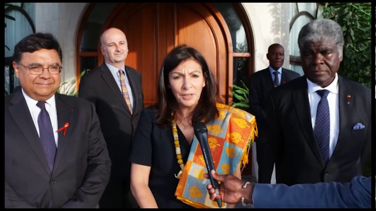 La Première Dame, Dominique Ouattara échange avec Anne Hidalgo