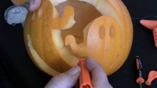 How to Carve a Pumpkin 3 - Carving Your Pumpkin