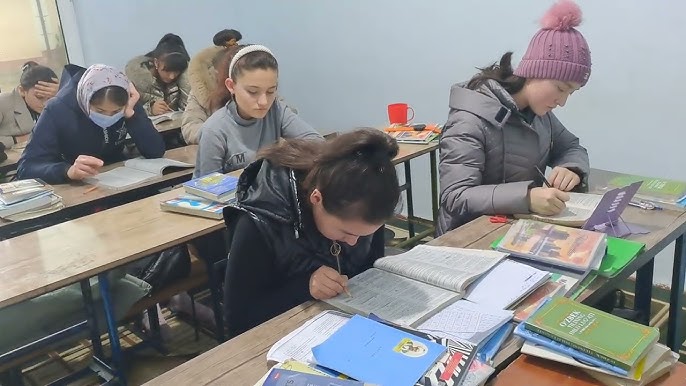 Erika transseksual xoreograf. Ikki anal azolari bilan rus porno