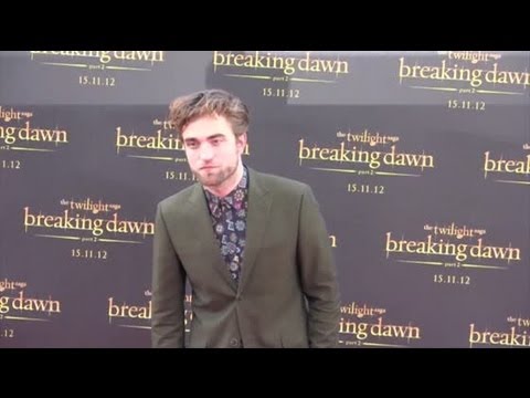 Is Robert Pattinson Hooking Up With Riley Keough? ...