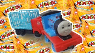 Thomas And Friends Berjualan Jajanan MOMOGI