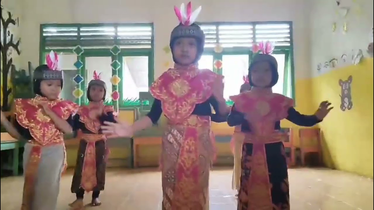 Tugas UAS kelompok 2 MK seni tari dan gerak 