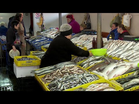 ზღვის სანაპიროზე თევზის სიუხვის მიუხედავად, ბათუმის თევზის ბაზარში თევზის დეფიციტია