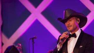 Tim McGraw singing Shot Gun Rider Lisa and Paul Wedding