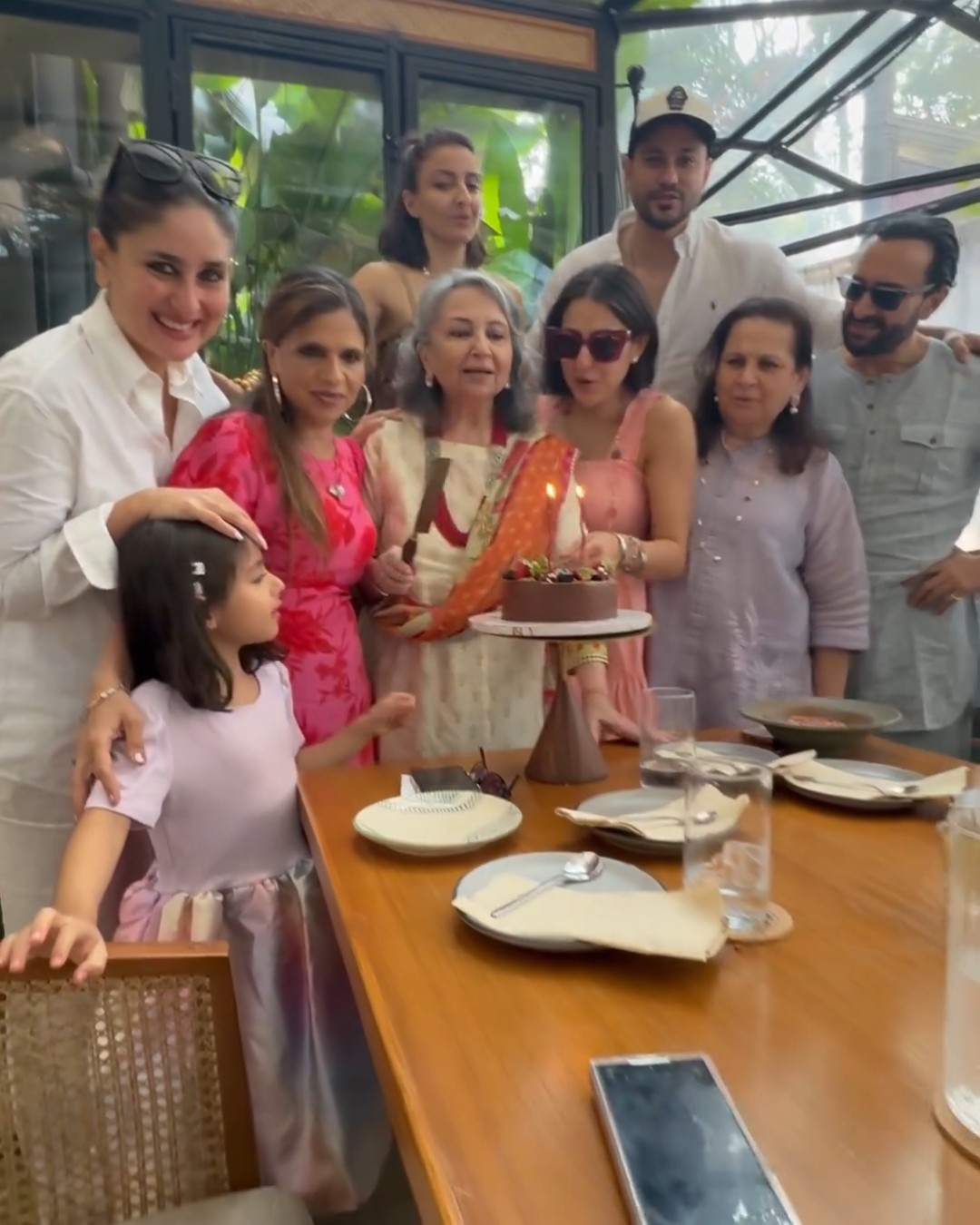 Sara Ali Khan shares INSIDE video of Sharmila Tagore's birthday celebration ? #shorts #saraalikhan