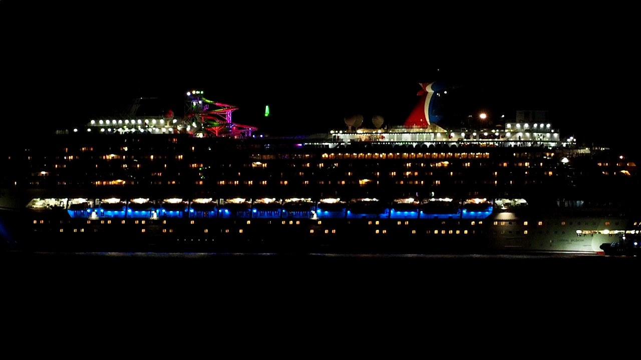 Cruise Ship Carnival Splendor Leaves Auckland 4K