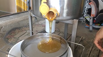 Our honey harvest and using a centrifuge! (September 2021)