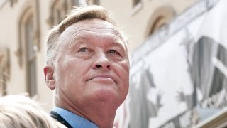 Экс-генерал-майор КГБ о хакерских атаках и высланных дипломатах видео Международный музей шпионажа, Вашингтон