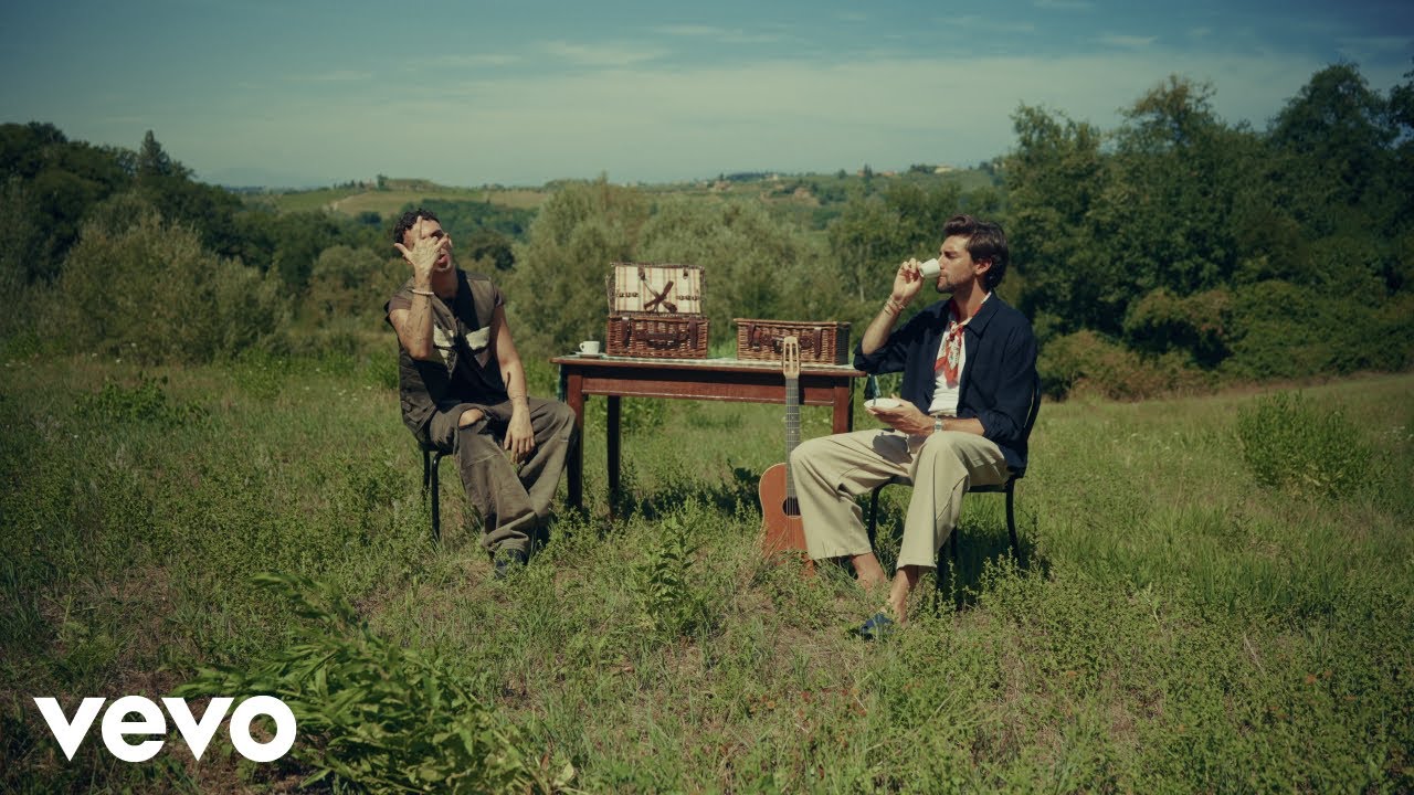 Álvaro brings out his new single in Italian and Spanish "Il Sole", a collaboration with the Italian artists Welo and Roy Paci