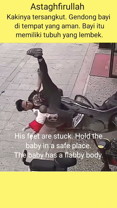 Bayi hampir terjatuh, kaki ayah tersangkut#cctv #accidentnews
