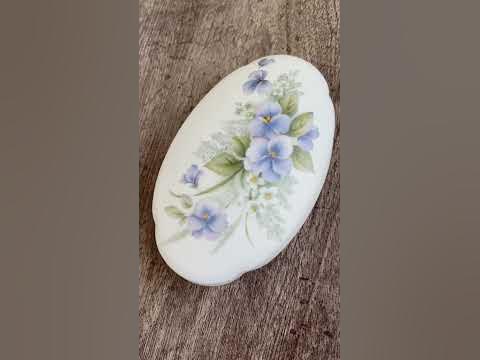 Limoges Porcelain trinket box. Лимож, керамическая бонбоньерка. - YouTube