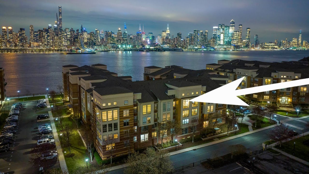 INSIDE A BEAUTIFUL NJ WATERFRONT 2 BEDROOMS / 2 BATHROOMS / 1134 SQFT