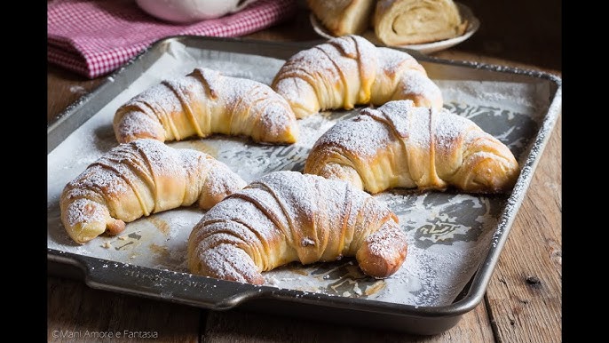 Cornetti Dolci Ricetta Facile E Veloce Youtube