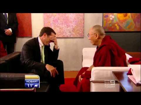 tv-anchor's-dalai-lama-joke-goes-wrong-epic-fail!!!-hilarious