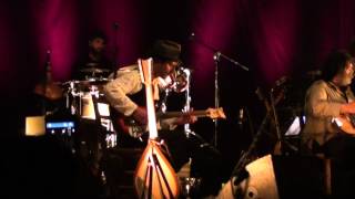 VINICIO CAPOSSELA, MANOLIS PAPPOS: &quot;Misirlou&quot; Live, Lecce