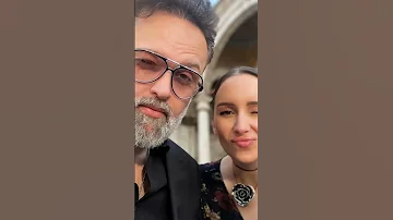 سارة زوجة الفنان محمد محمود عبد العزيز تعلن حملها 