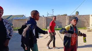 Kay-vee asbuyi emuva feat avee official video