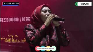 sekuntum mawar merah - yanah anjani - cahaya musik