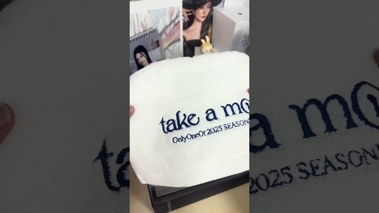 ONLYONEOF [TAKE A MOMENT] 2025 SEASON’S GREETINGS / Calendar+Diary+Card+etc