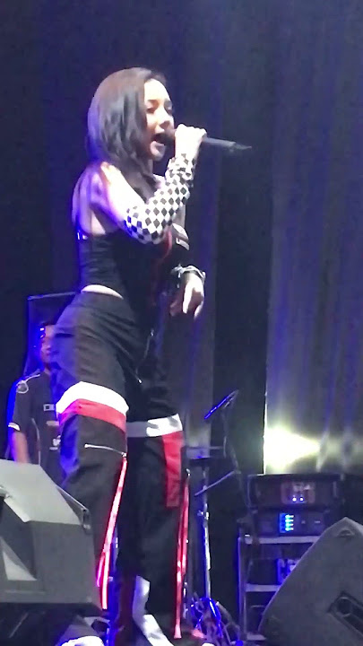 Lala Widy : Karmila ( Live di Bali ).