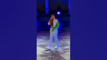 الشامي يحمل العلم الفلسطيني مع أداء اغنية بس ما تفل من حفل تونس Alshami اكسبلور 