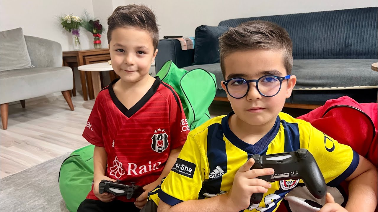 KARDEŞİMLE PES 2025 KAPIŞMASI !! YILIN SON DERBİSİ - YouTube