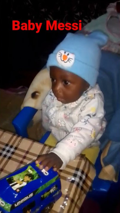 Download lagu Born with one hand but growing very well. Disability is not Inability. A very proud dad