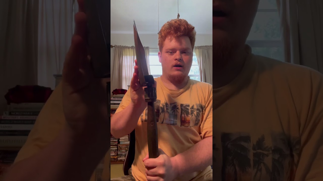 How To Use The US M-1943 Folding Shovel! 🪖