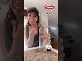 La tiktoker que hace &quot;magia&quot; con botellas de cristal