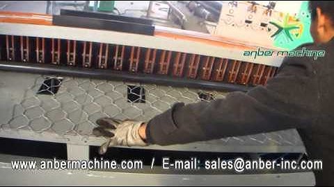 Gabion mesh border reinforcement machine