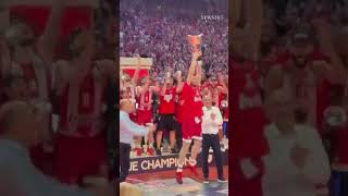 Η στιγμή της απονομής της EuroLeague στους ερυθρόλευκους | NEWS 24/7
