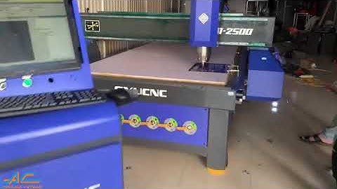Chạy máy cắt khắc CNC cho khách hàng tại Cửa Lò