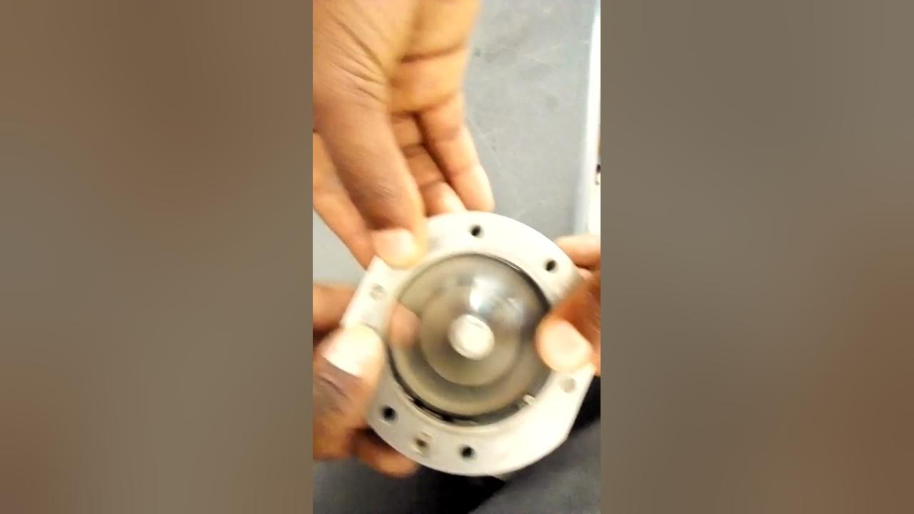 Valve Bleed on Small (PT6A 140 ) Engine - YouTube