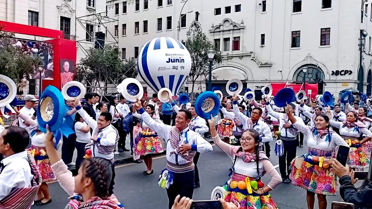 región Junín toma el centro de lima con baile y música por el bicentenario de la batalla de Junín