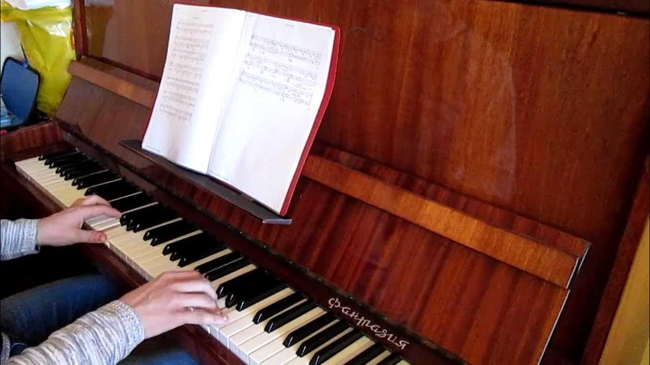 игра на синтезаторе. тили тили бом на пианино. грустное фортепиано. исполнение на пианино. уроки игры на пианино.