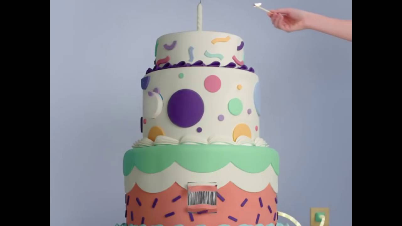 feliz cumpleanos hombre con pastel