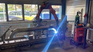 Wieldwinger Met Voetplaten Gelast Op Onze Lasrobot