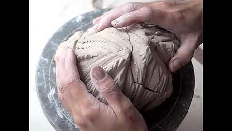 Creating Kurinuki box with a beetle detail.