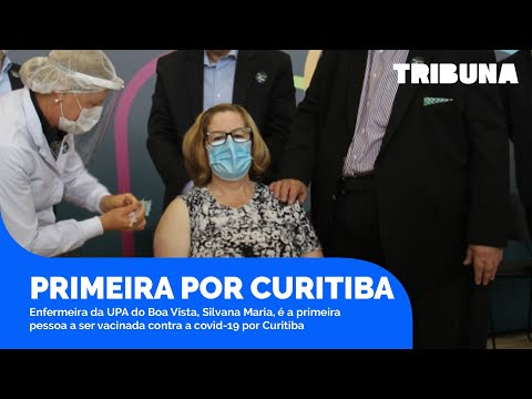 Enfermeira Silvana Maria é a primeira pessoa a ser vacinada contra a covid-19 em Curitiba