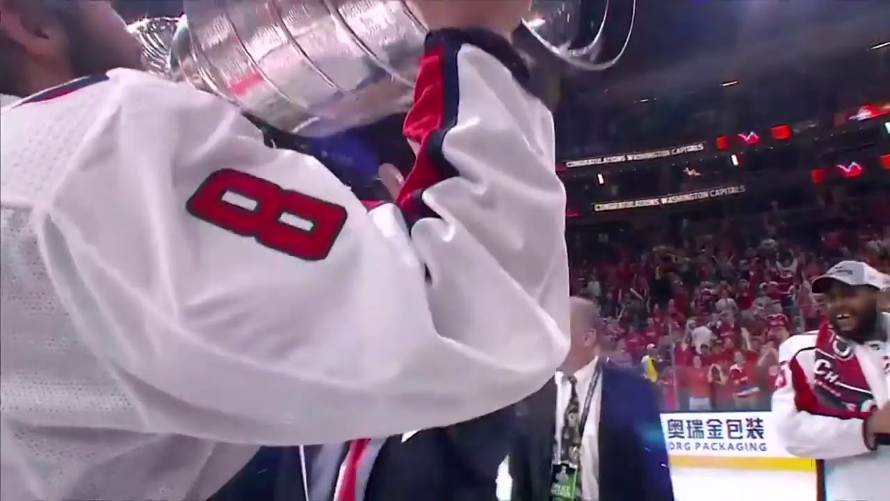 Capitals Get Boob Flashed By Fan During Stanley Cup Ceremony