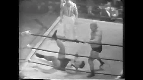 Dick The Bruiser & The Crusher vs Johnny Diamond &...