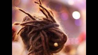 Video thumbnail of "Na Sombra de um Cogumelo - Dreads Verdadeiros"