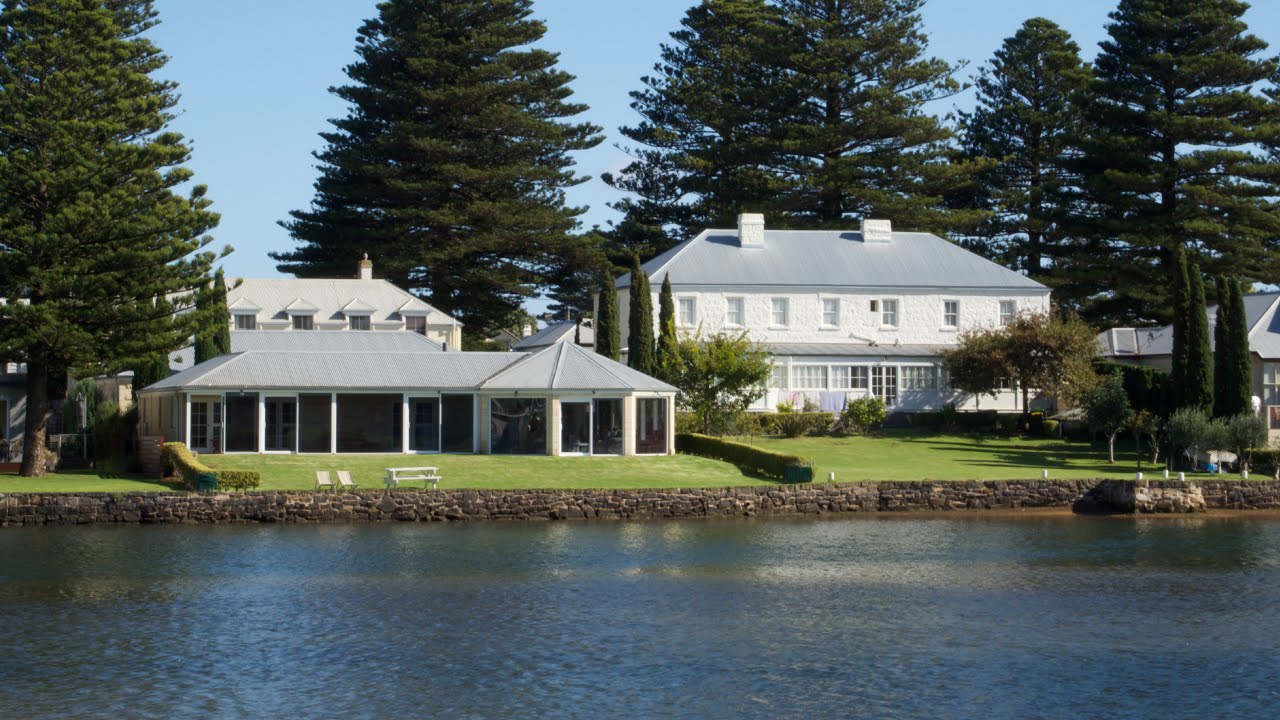 DOUGLAS RIVERSIDE | Small Hotel | Port Fairy Accommodation