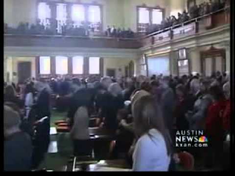 82nd Texas Legislature begins; Perry declares emergency item