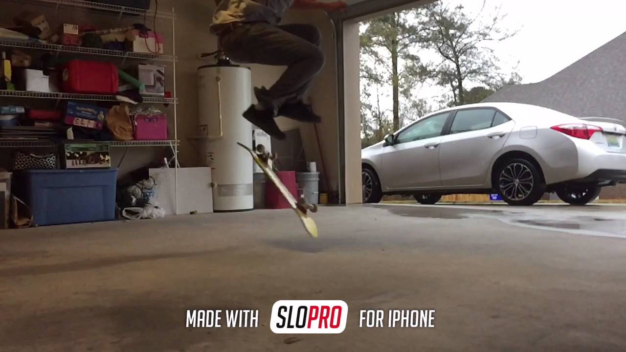 Slow motion Frontside 180 heelflip